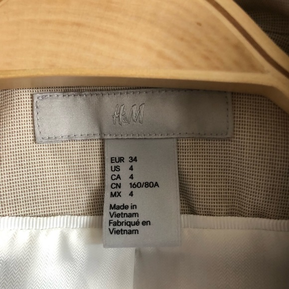Set of 2 H&M Single-Button Fitted Blazers | 4 - Picture 6 of 13